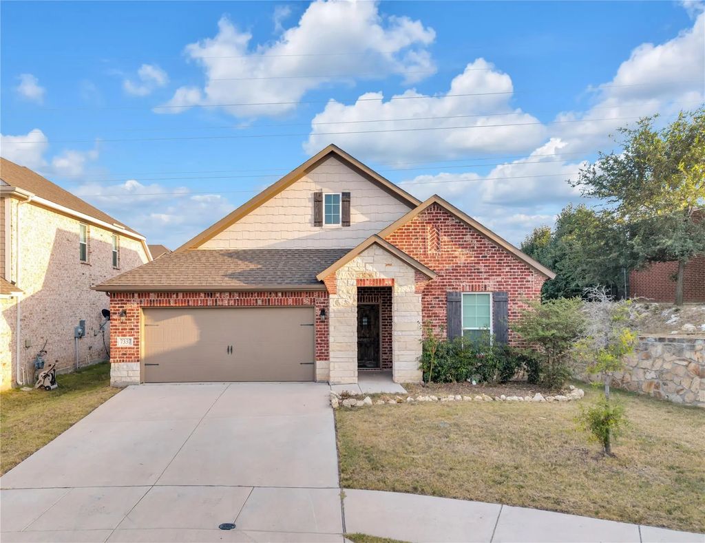 7337 Howling Coyote Lane, Fort Worth