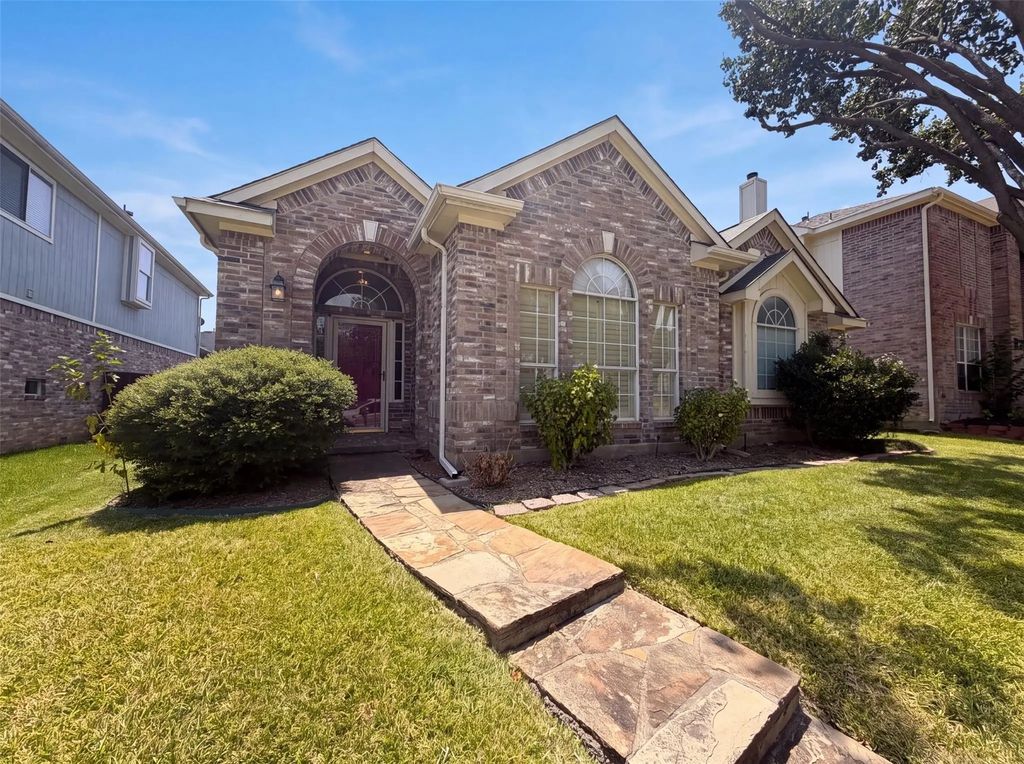 1688 Yellowstone Avenue, Lewisville