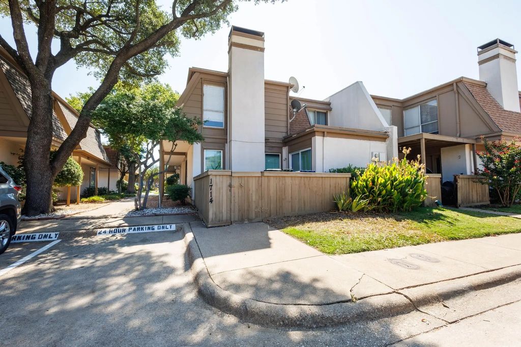 1714 Place One Lane, Garland
