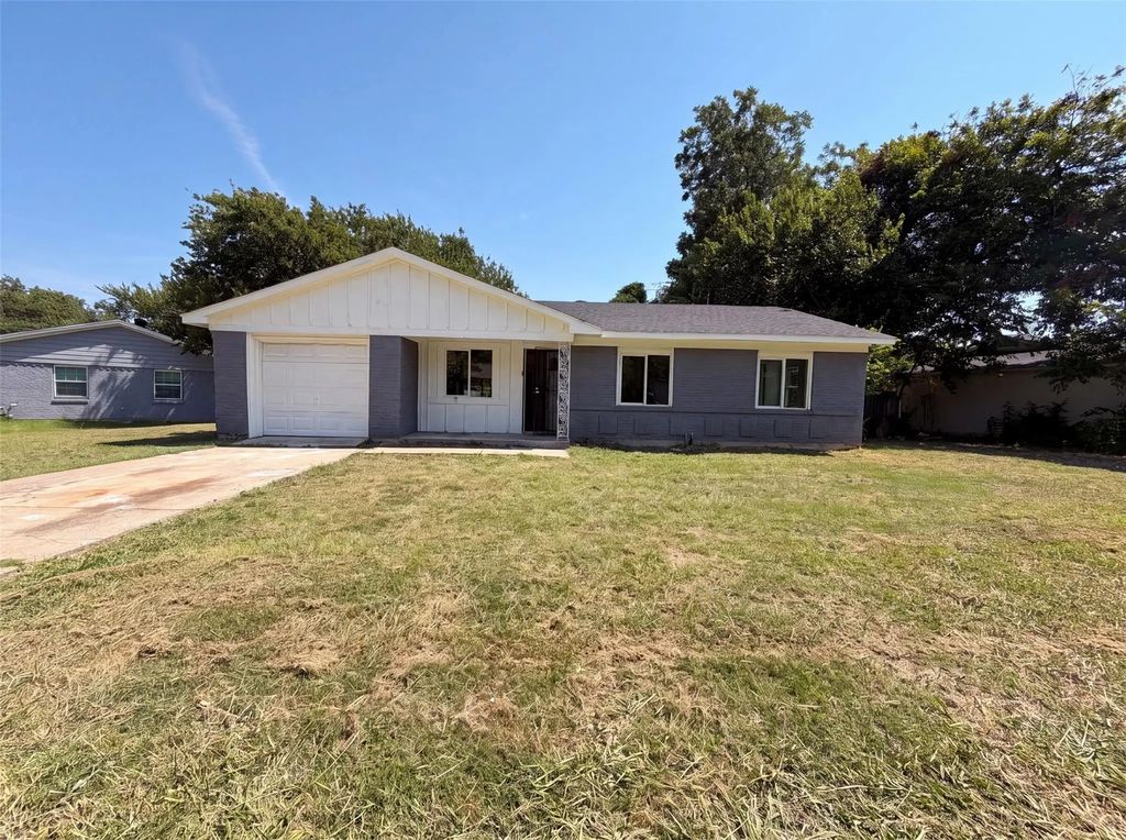 2505 Plaza Street, Arlington