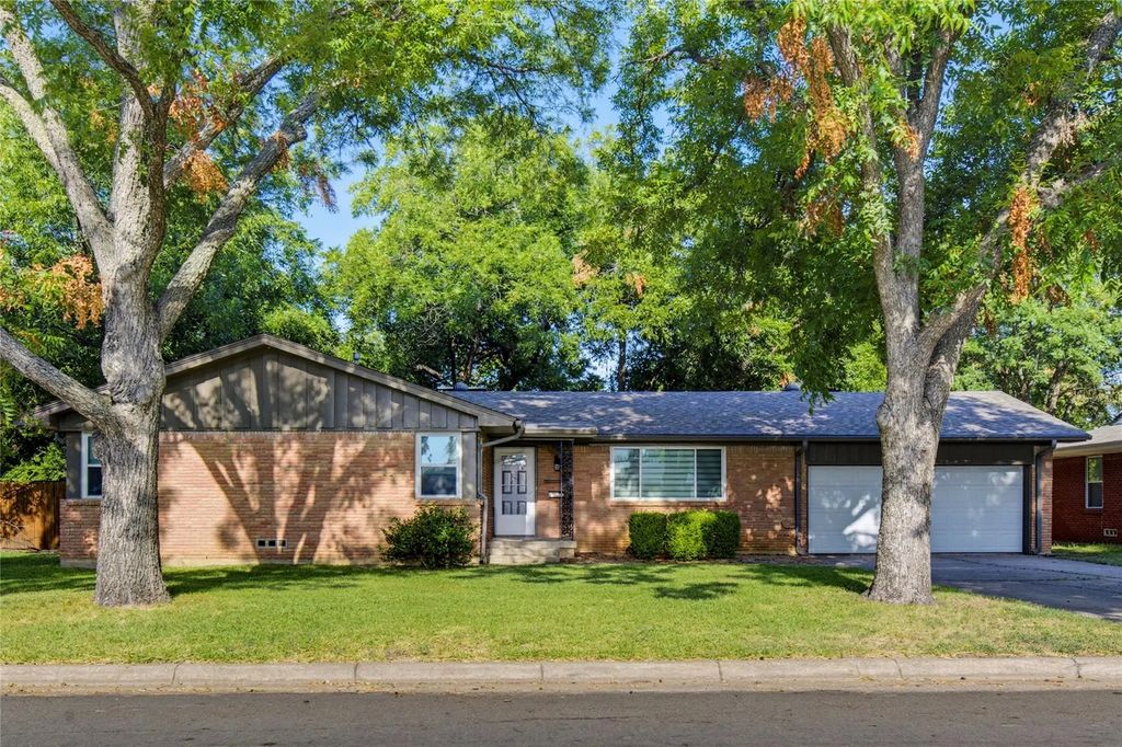 4205 Keeter Drive, North Richland Hills