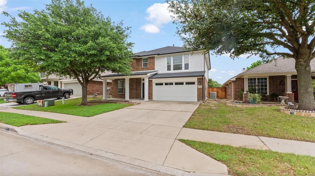 9208 Comanche Ridge Drive, Fort Worth