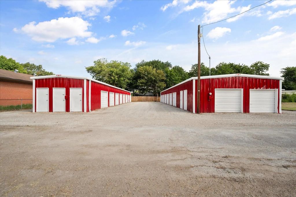 124 Brooks Avenue, Corsicana