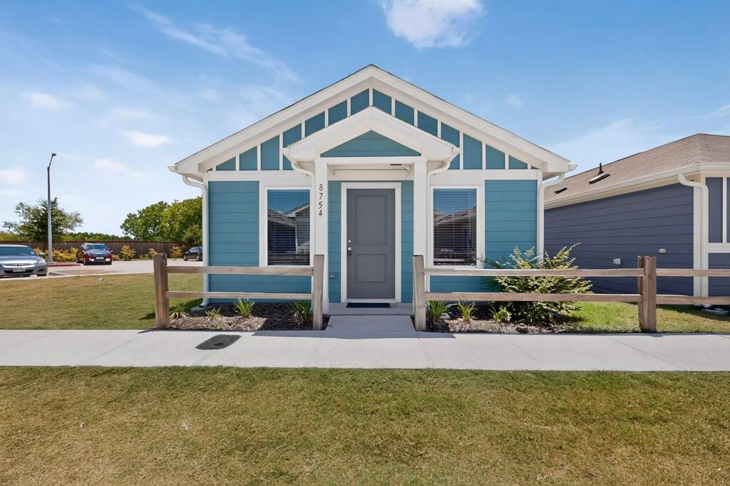 8754 Texas Risinger Drive 64, Fort Worth