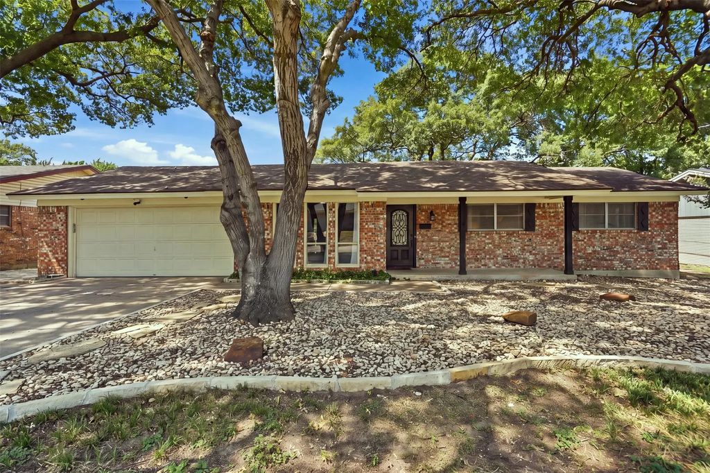 5709 Starlight Drive, Haltom City