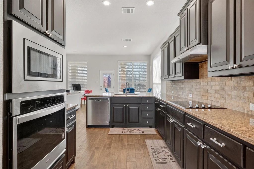 7815 Kettle Creek Drive, Arlington
