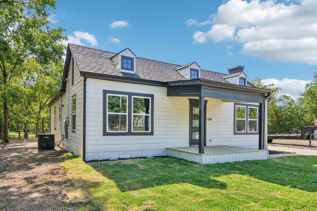 1114 N Catherine Street, Terrell