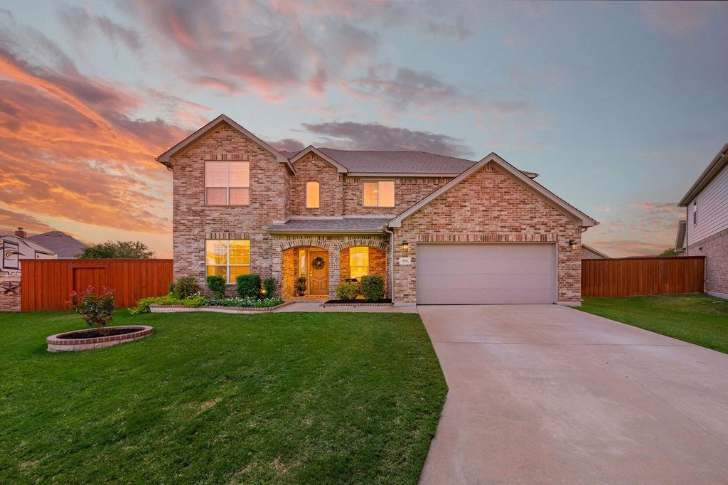 325 Little John Court, Saginaw