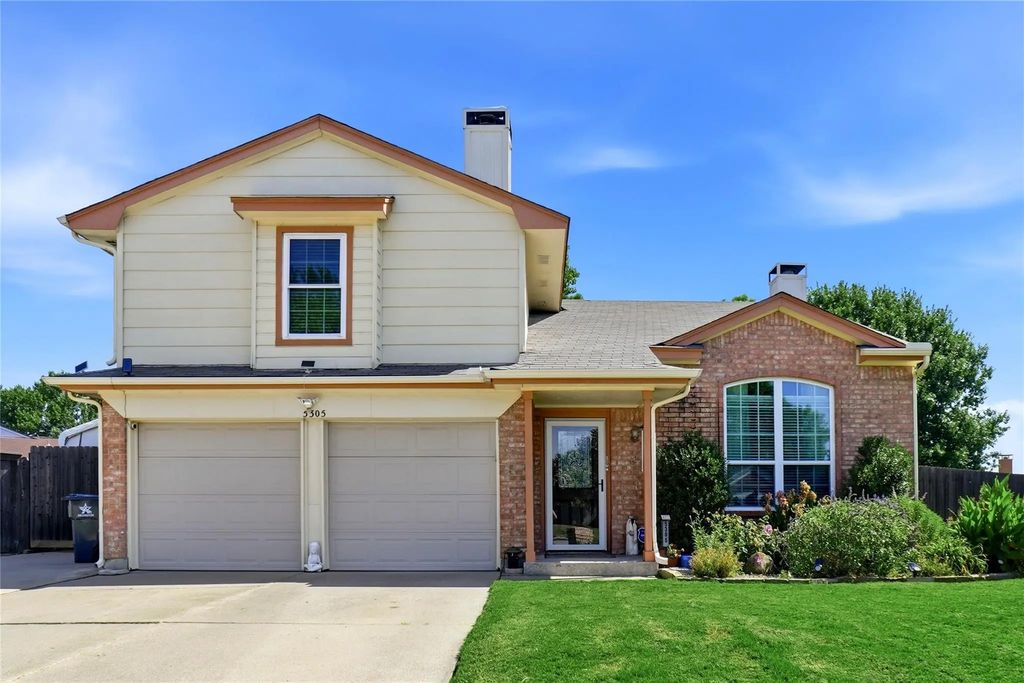 5305 Faireast Court, Arlington