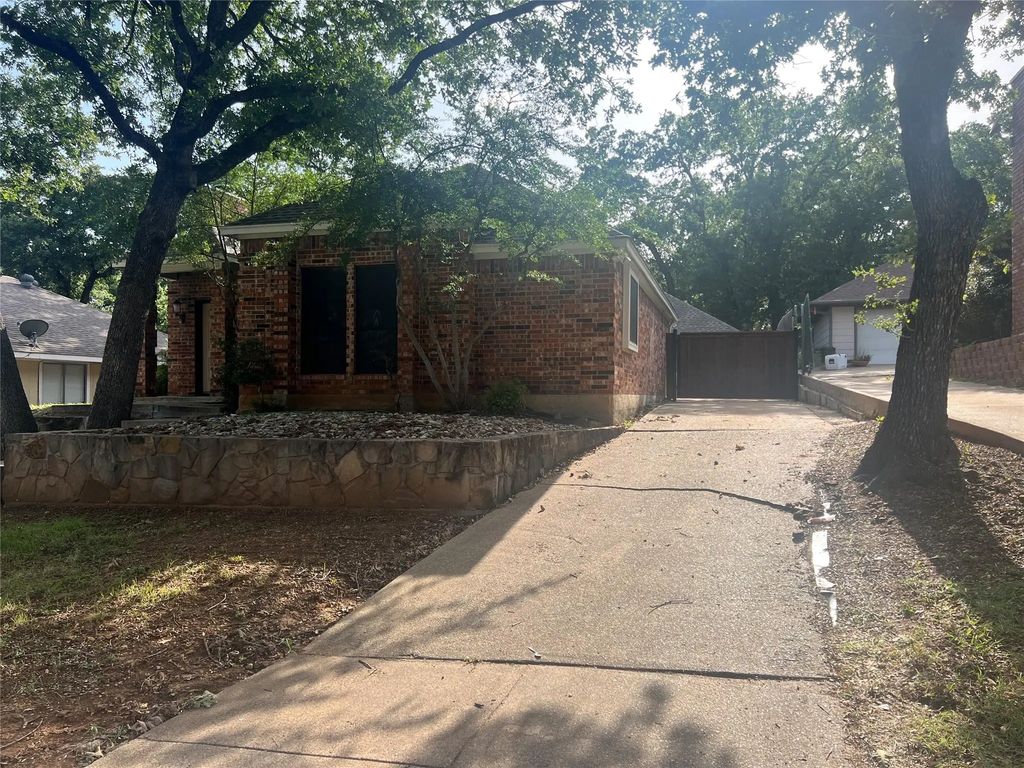 4106 Sunday Hill Drive, Arlington