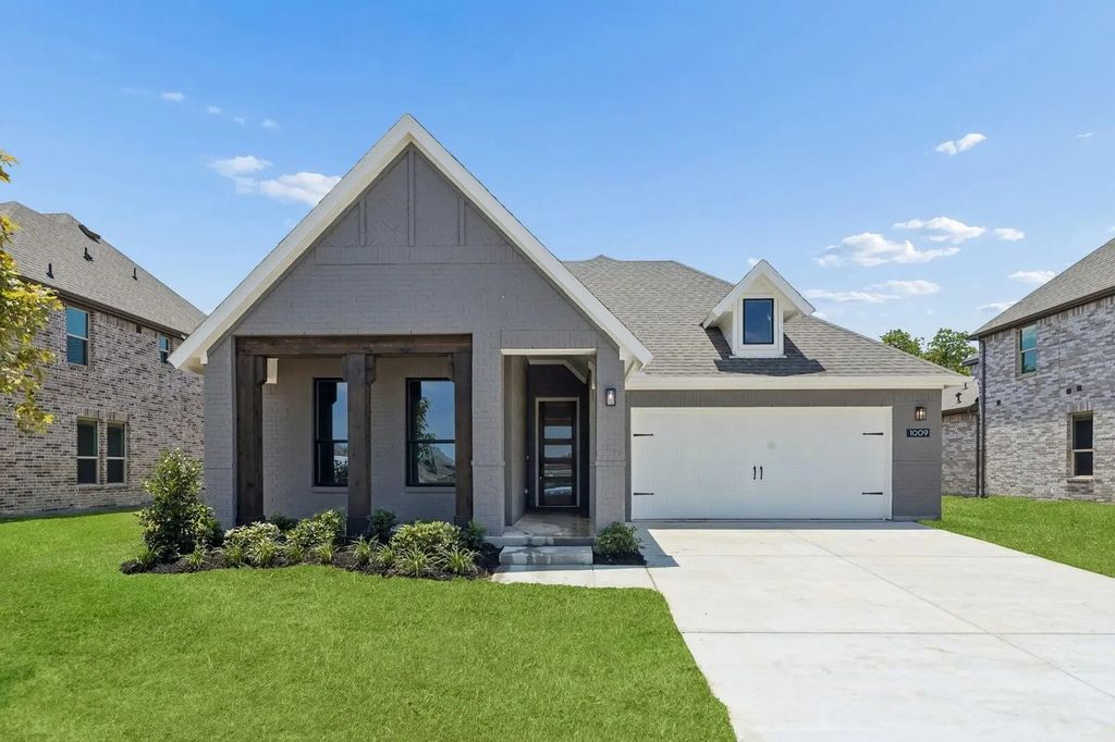 1009 Goldenrod Drive, Justin
