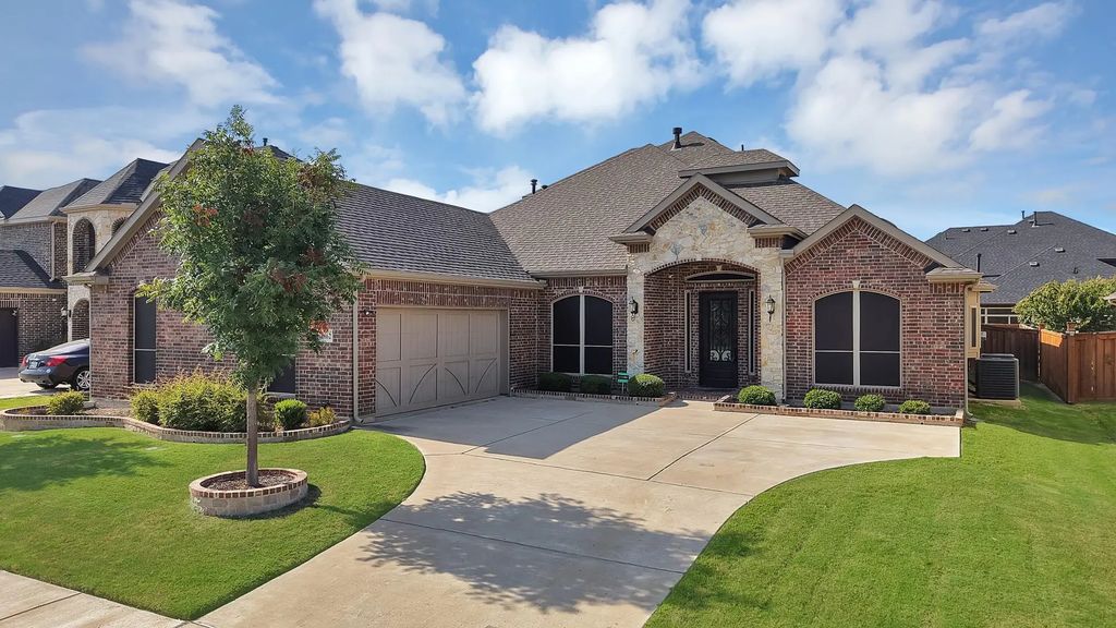 2662 La Jolla Boulevard, Grand Prairie