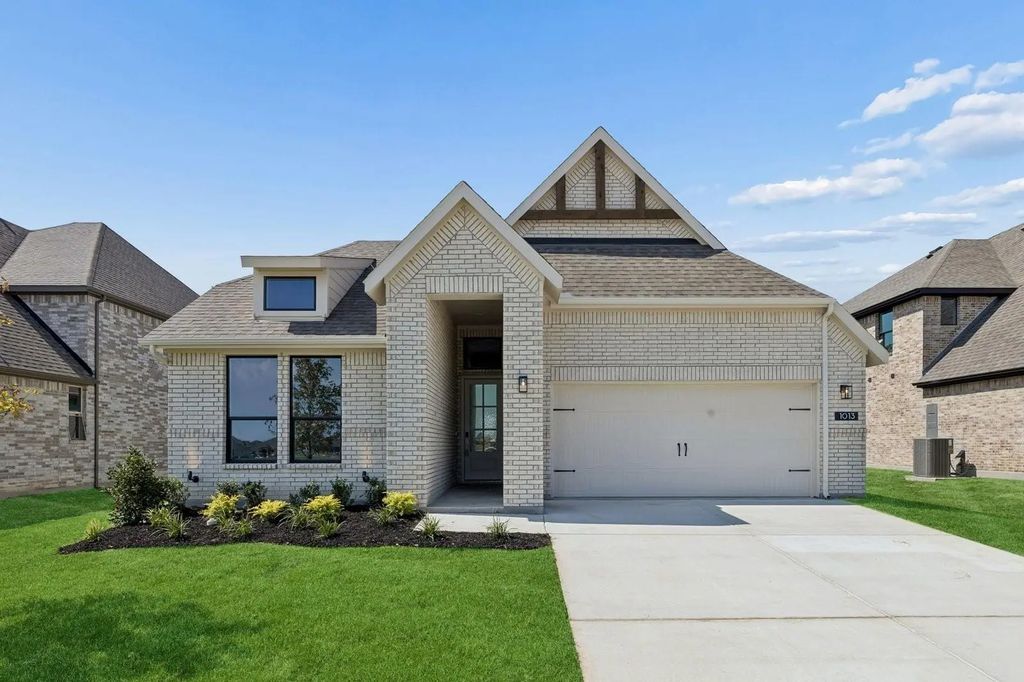 1013 Goldenrod Drive, Justin