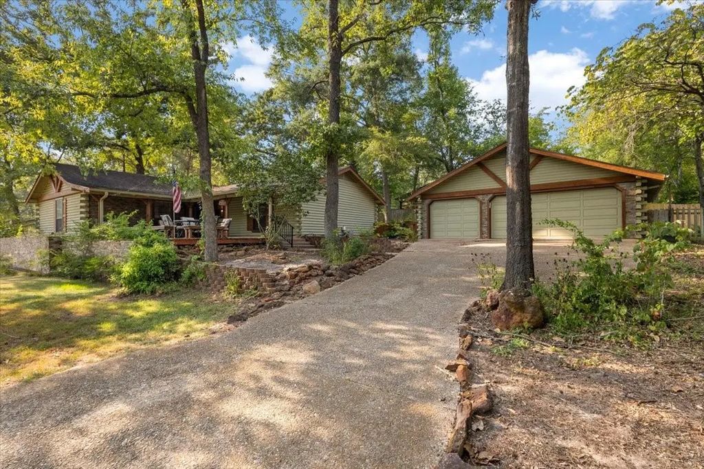 1603 Pineview Lane, Hideaway