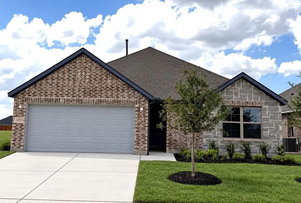1212 Moon Ranch Road, Royse City