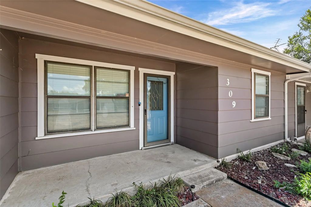 309 Timberline Drive, Granbury