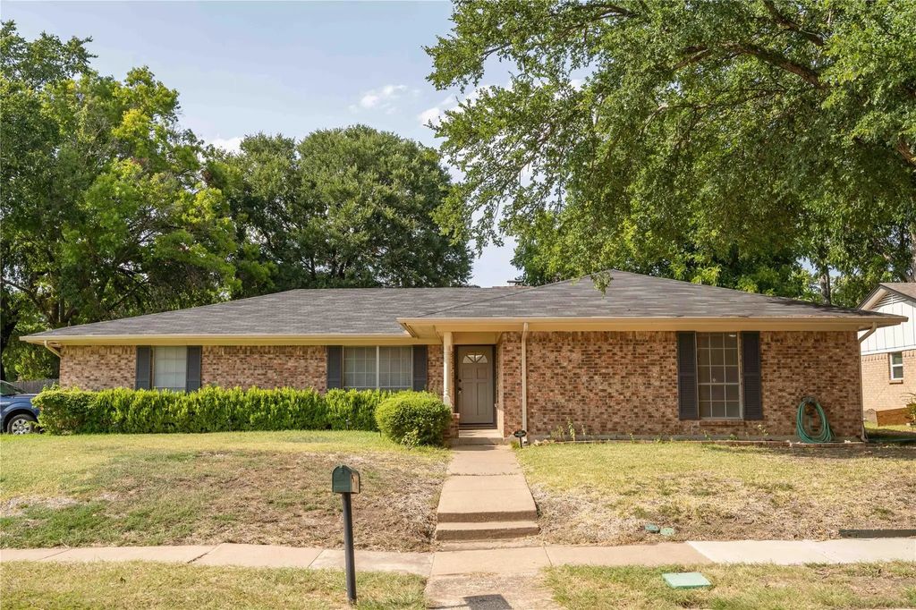 2001 Chalice Road, Arlington