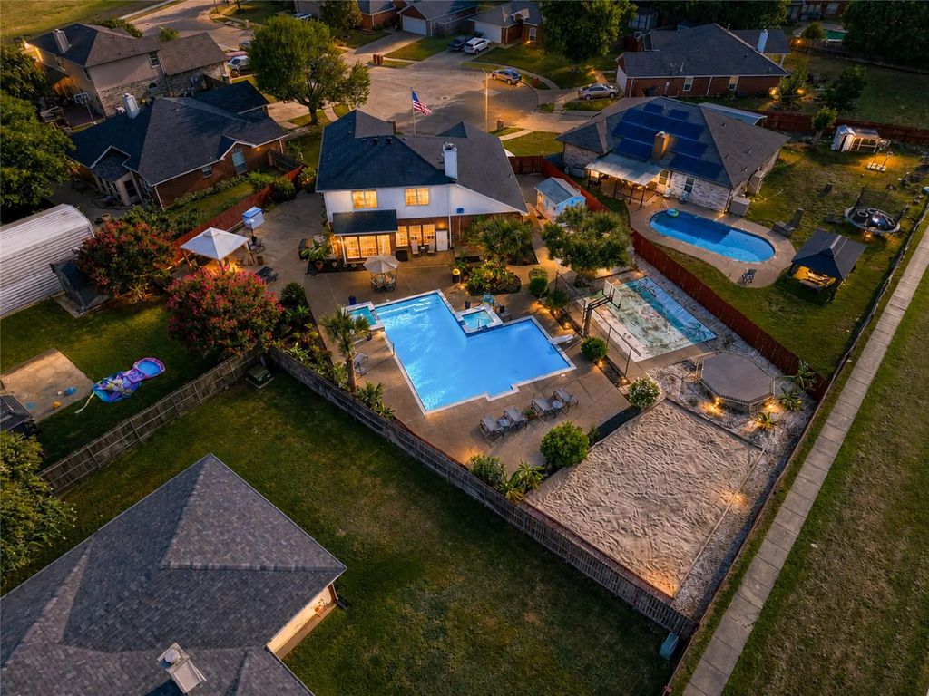 6001 Prairie Wood Court, Arlington