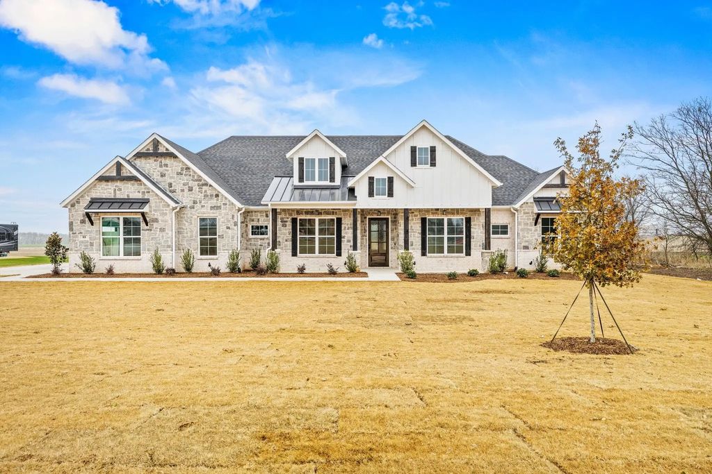 121 Cr 207, Valley View