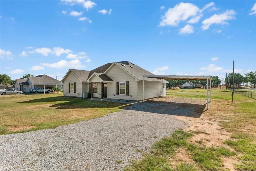 171 Brown Lane, Poolville