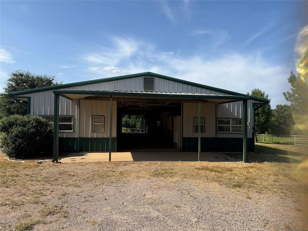950 Sanders Road, Whitesboro
