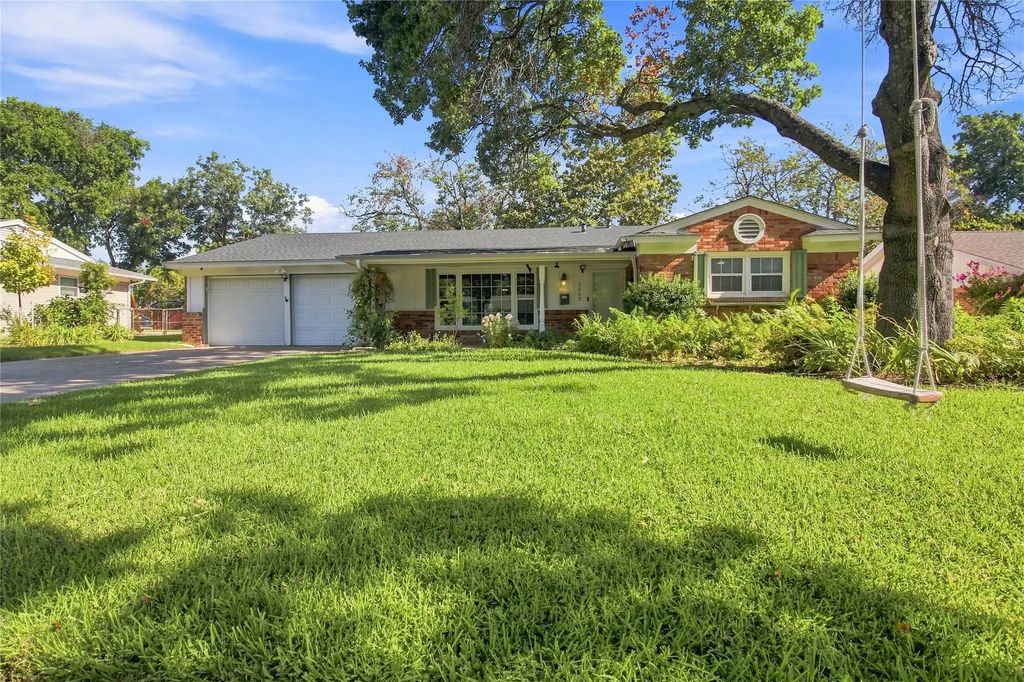 3552 Wosley Drive, Fort Worth
