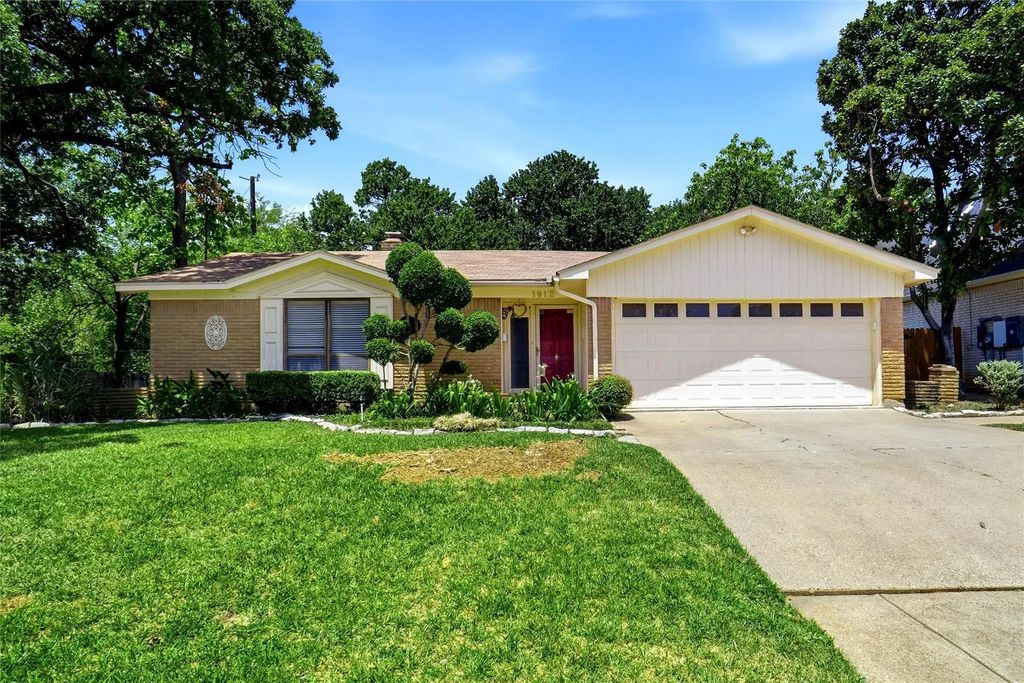 1812 Kynette Drive, Euless
