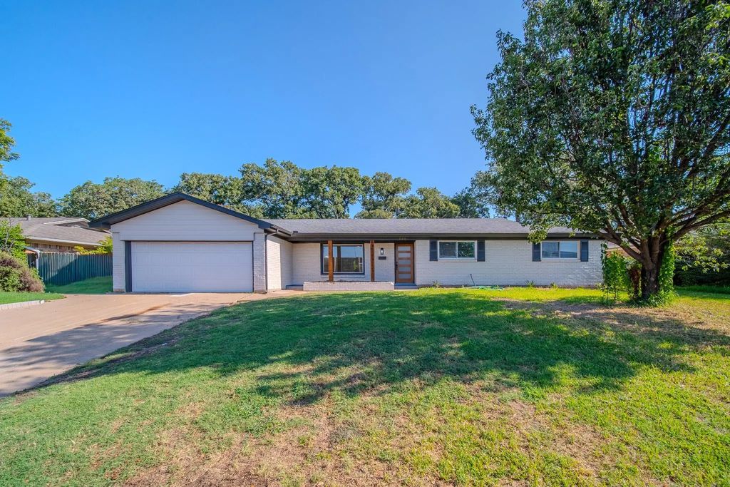 532 Plainview Drive, Hurst