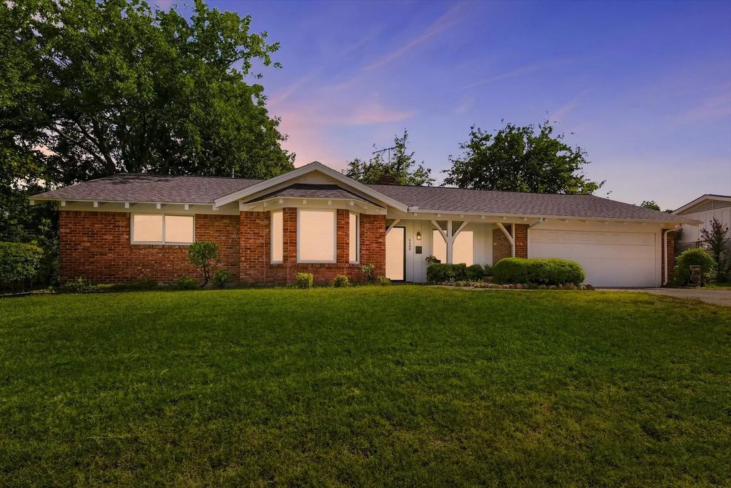 6409 W Ems Road, Fort Worth