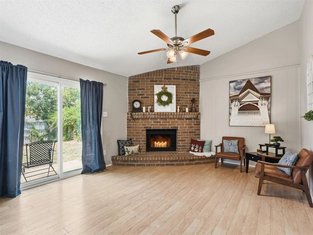 6206 Hott Springs Drive, Arlington