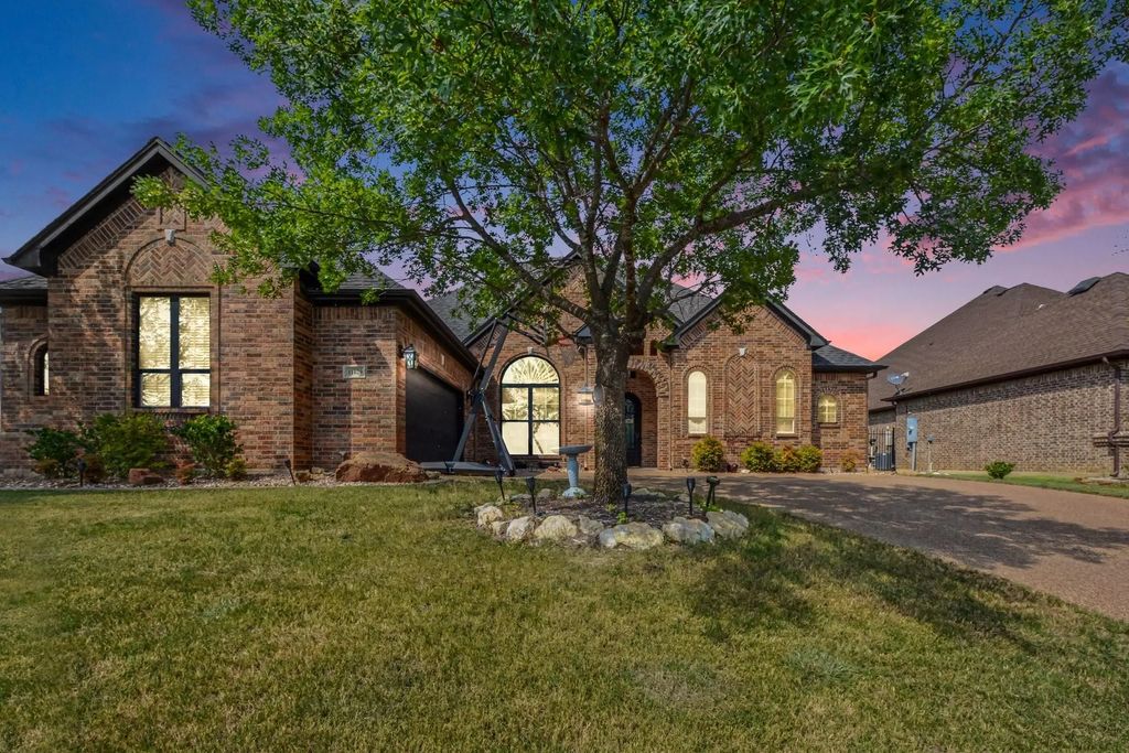 11029 Hawkins Home Boulevard, Benbrook