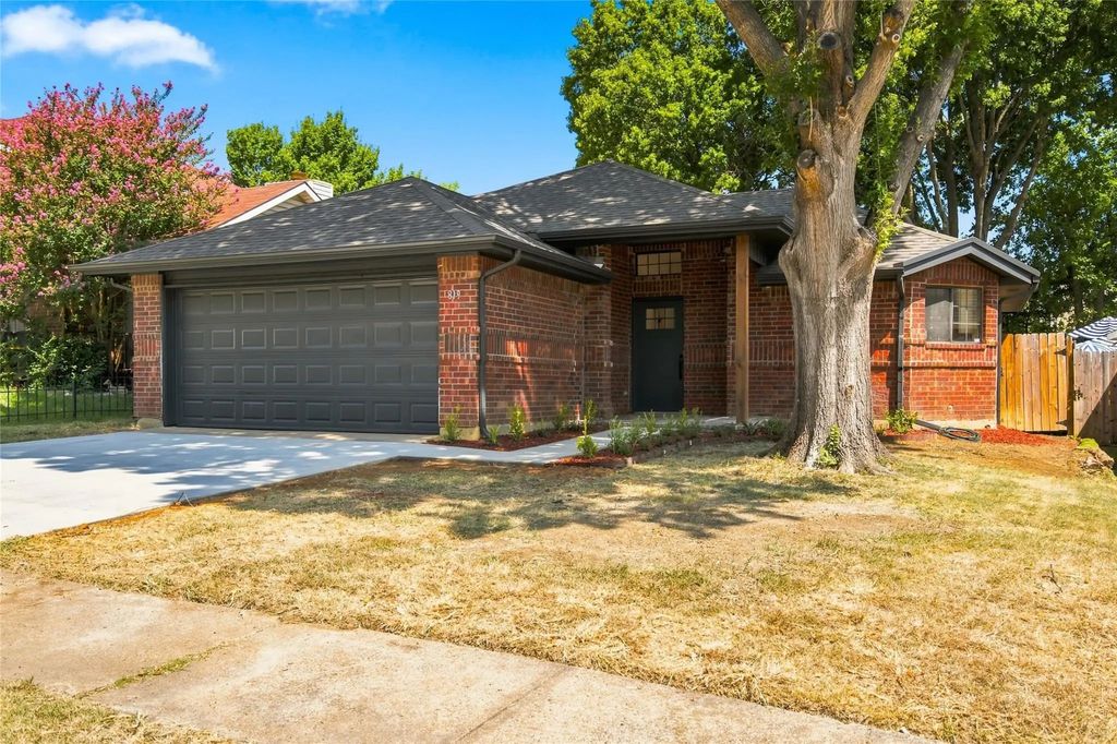 819 Lovingham Drive, Arlington