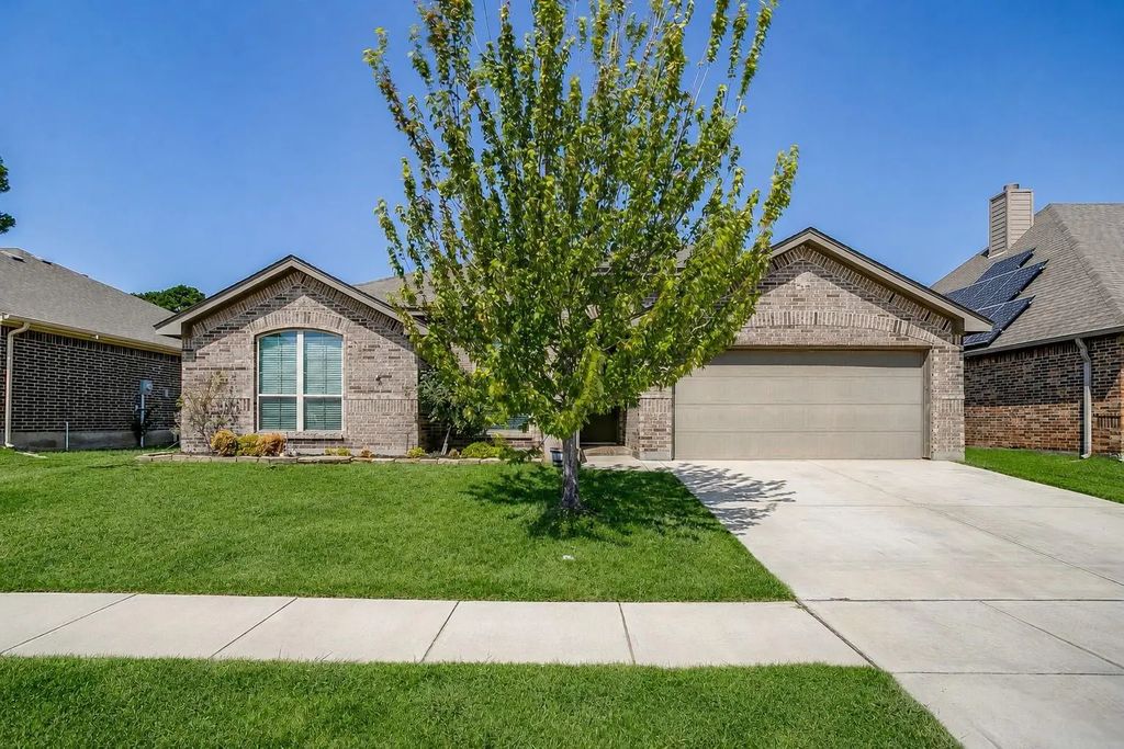 213 Marina Drive, Azle