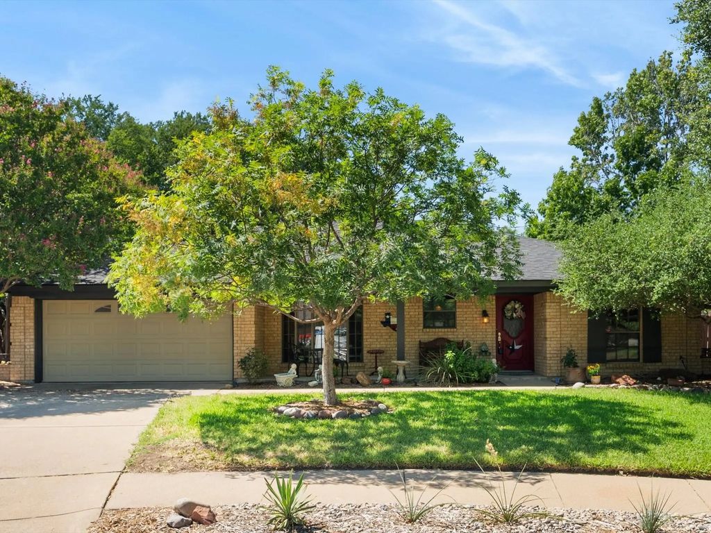 2501 New Haven Court, Bedford