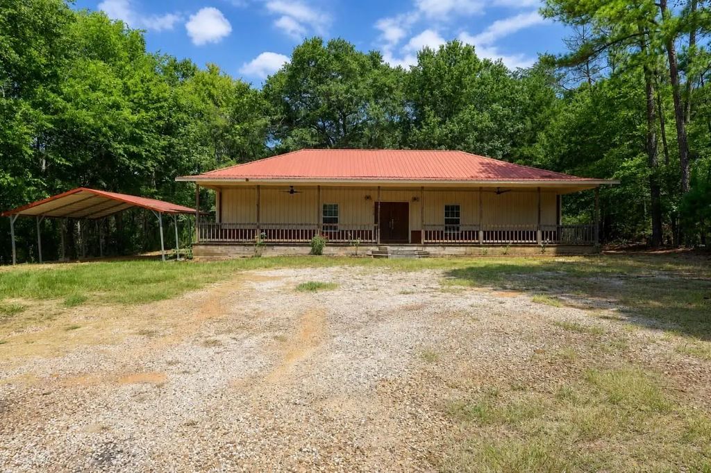 2210 West Corsicana St, Athens