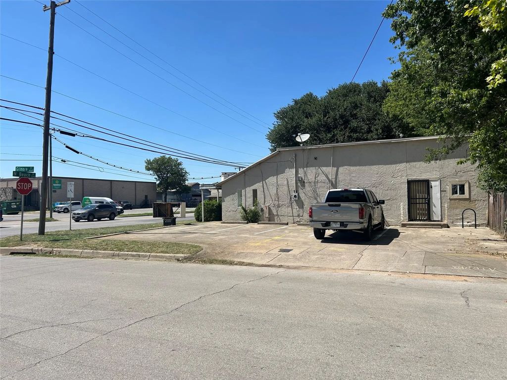 200 N Beach Street, Fort Worth