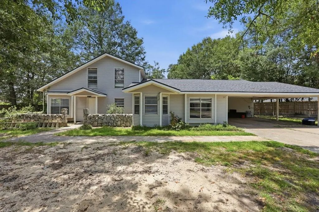 415 County Road 758, Buna