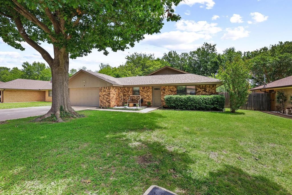 713 Patricia Drive, Sherman