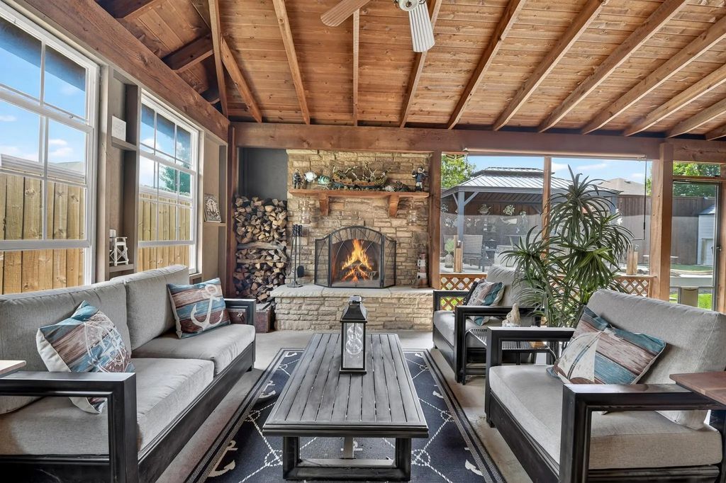 1120 Ponderosa Drive, Aubrey