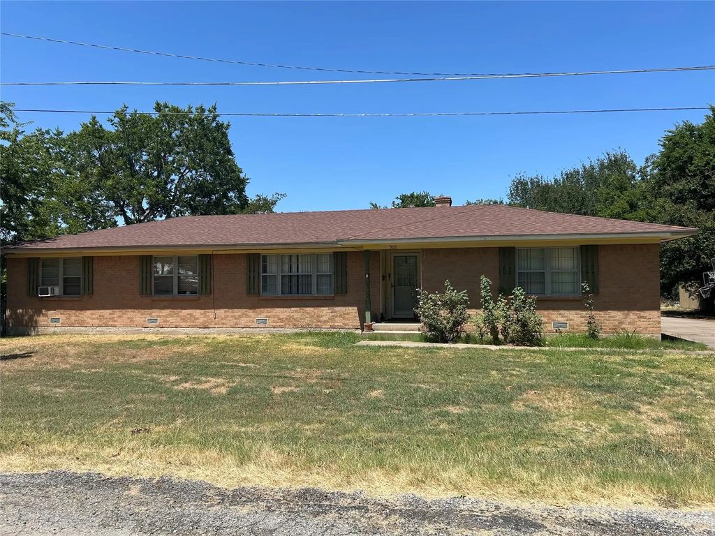502 W Wrenn Street, Savoy