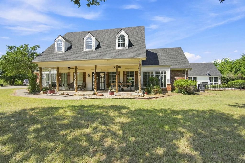 9732 Timber Trail, Scurry