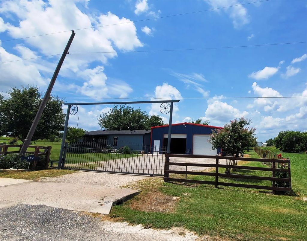 104 Mimosa Way, Venus