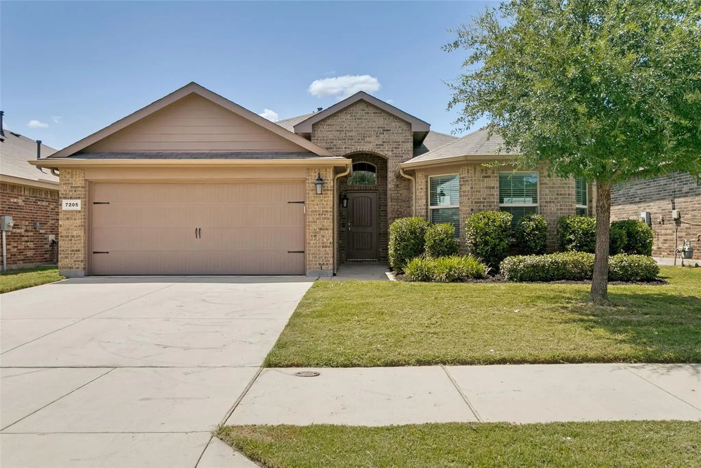7205 Wavecrest Way, Fort Worth