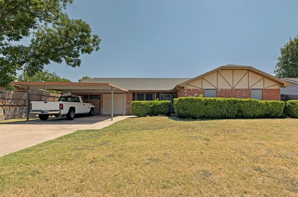 7805 Marlborough Drive W, Fort Worth