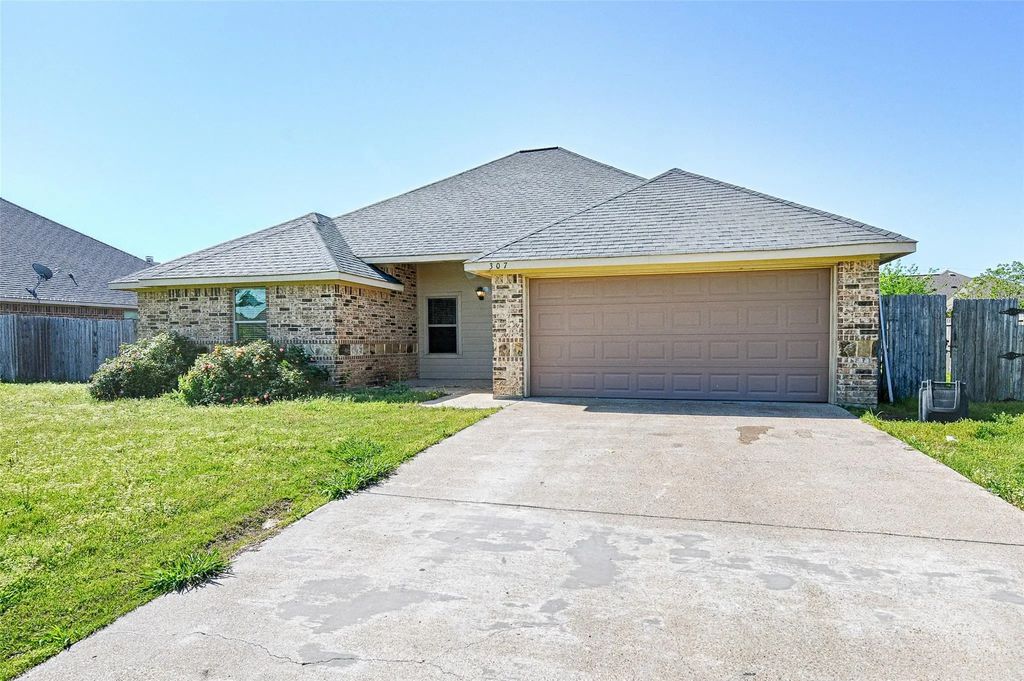 307 W Alene Drive, Mabank