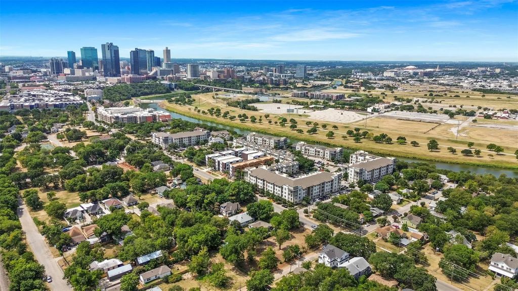 957 Woods Avenue, Fort Worth