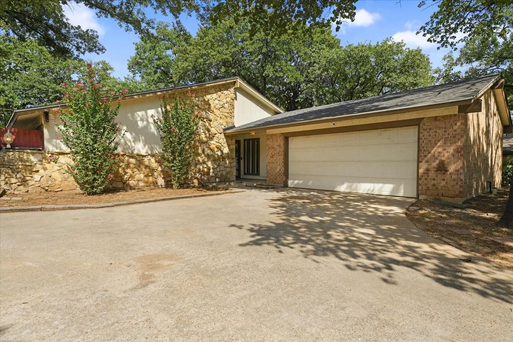 4609 Rockland Drive, Arlington