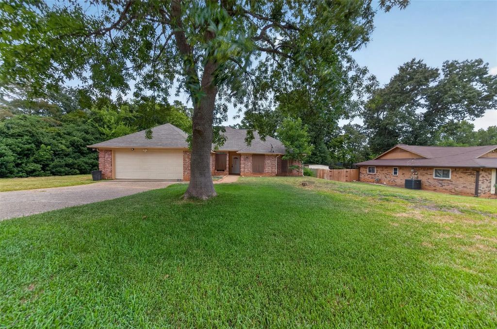 9314 Londonderry, Tyler