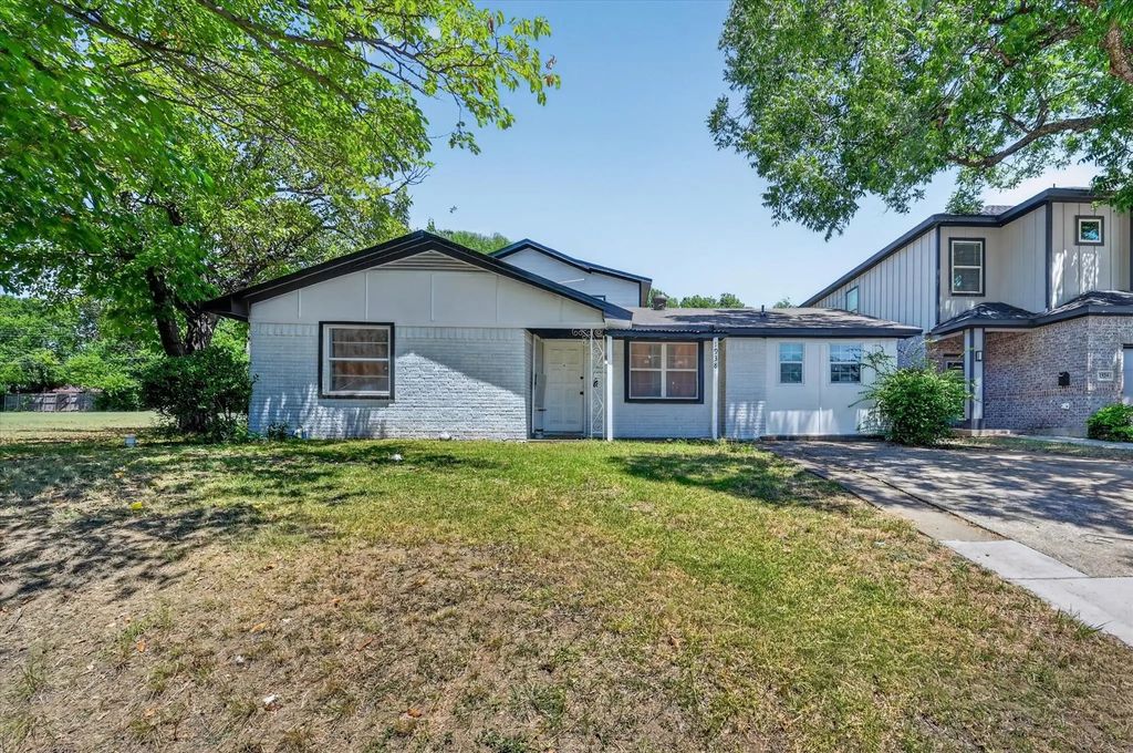 1938 El Paso Street, Grand Prairie