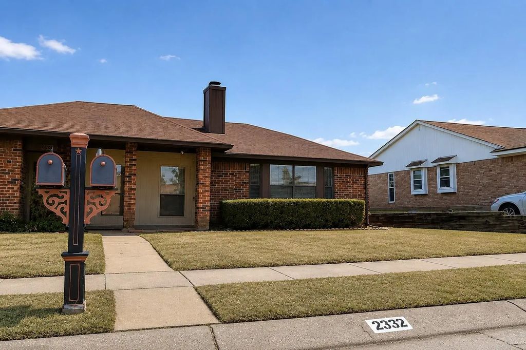 2332 Chestnut Way, Bedford